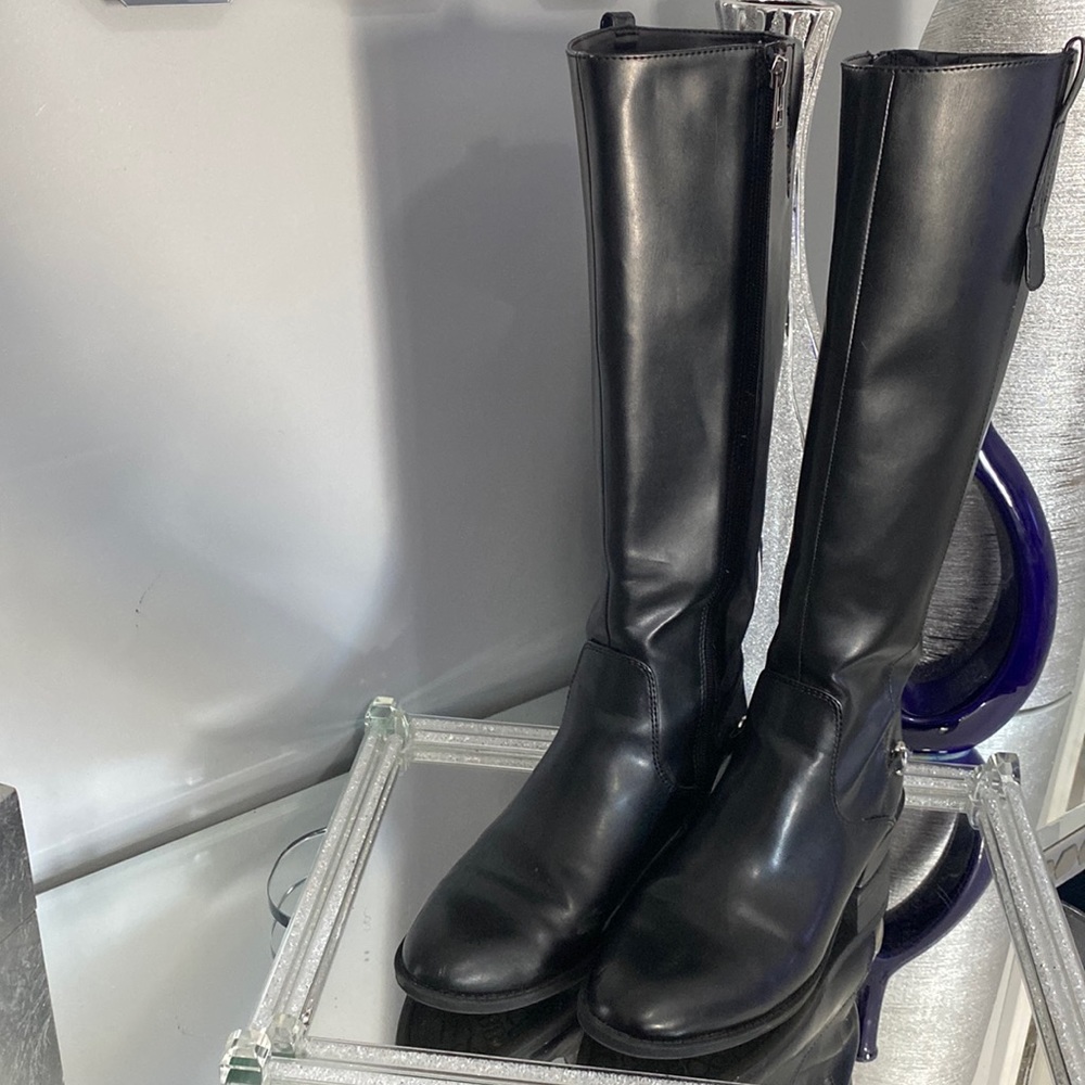 Riding Boots.